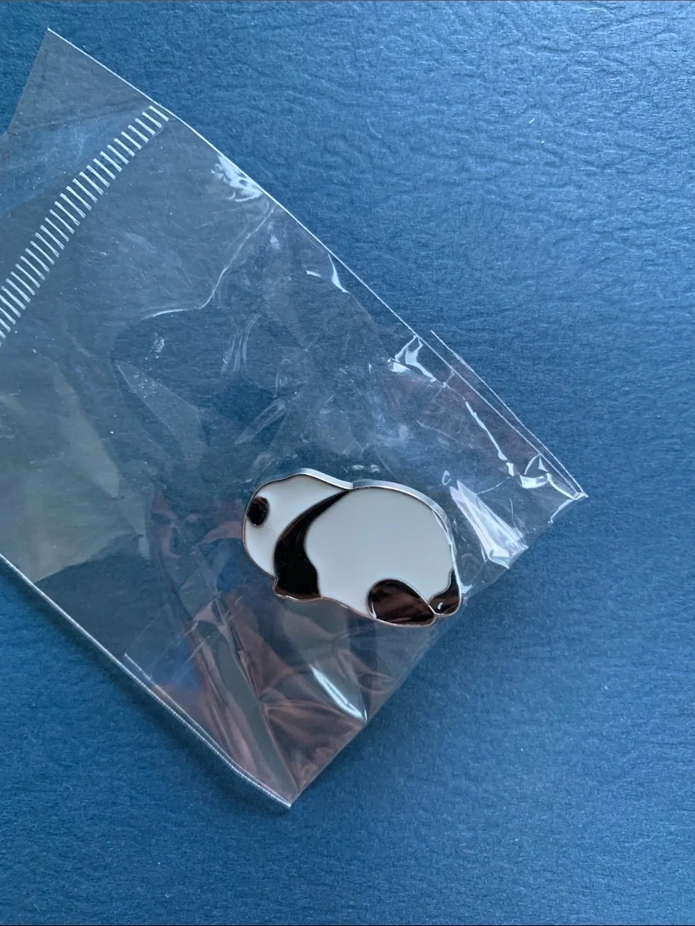 Stylish & Elegant Cute Panda Enamel Brooch - White and Black. Brand new.Sz:1x0.5